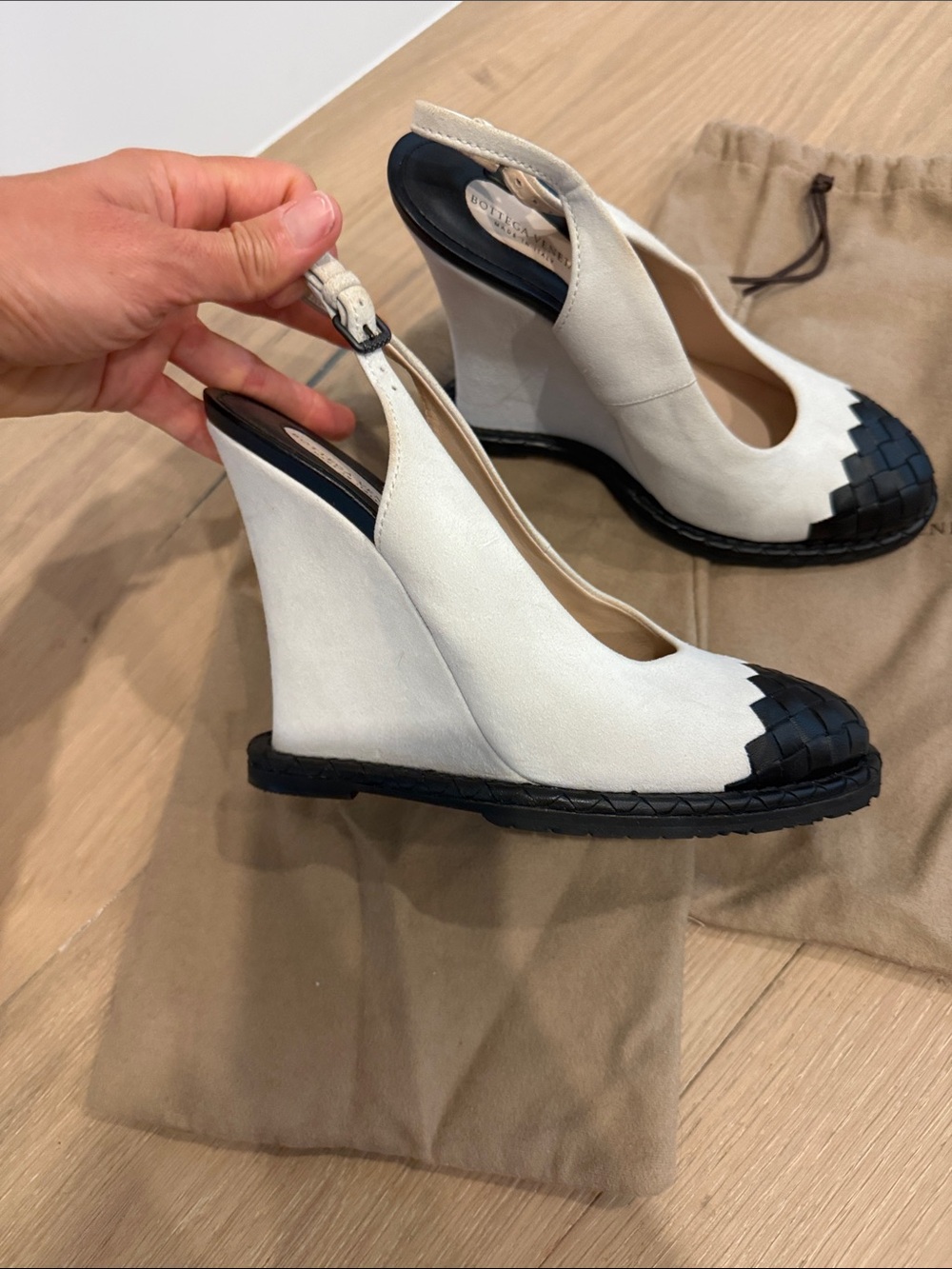 Bottega Veneta White/Black Leather and Suede Slingback Wedge Pumps Size 39